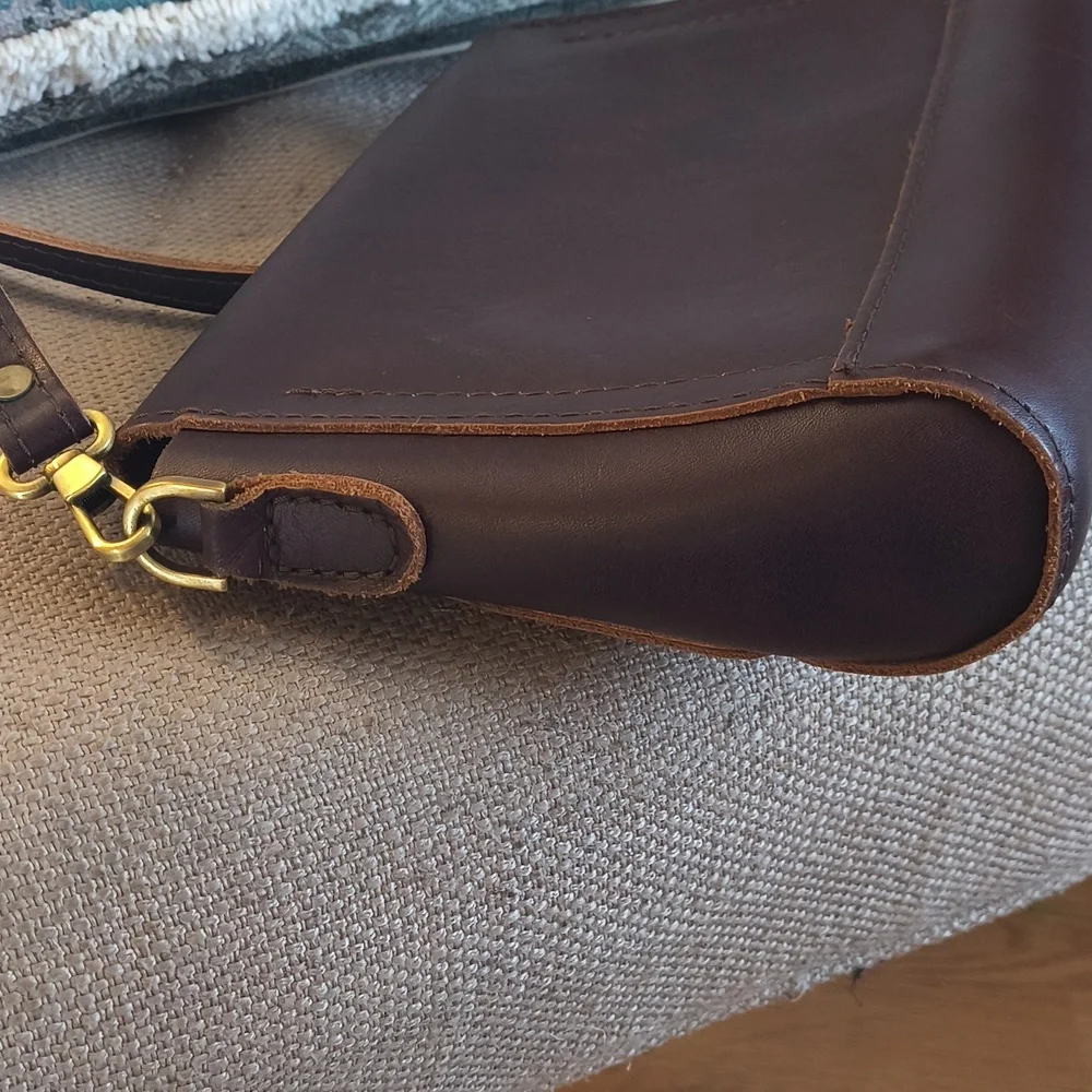 Portland Leather Goods Metro Crossbody - Picture 6 of 8